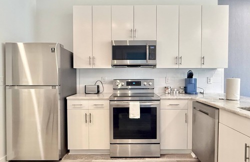 Old Fourth Ward Apartment | ATL Condo with King Bed! Free Street Parking!