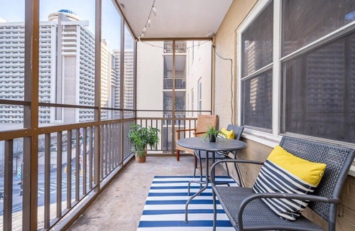 Downtown Atlanta Condo | ATL Downtown Private Balcony 24h Concierge