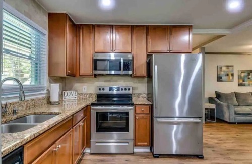 Church Street House | ATL-Multi Home 2 Homes Listing-Sleeps 26