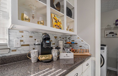 Conyers House | Atlanta 9 private Bedrooms with 4k TVs, 13 Beds, Master on Main Floor 4000 sq ft