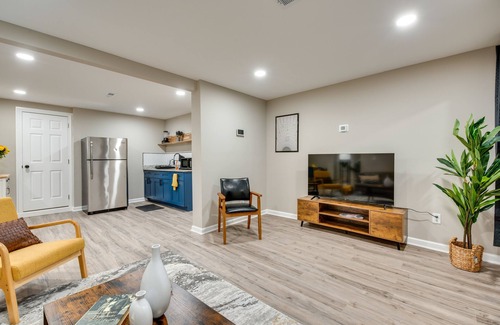 Gresham Park Apartment | Atlanta Apartment w/Grill: 7 Mi to Downtown!