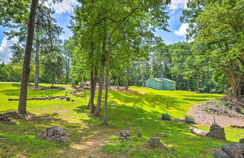 Cliftondale House | Atlanta Area Cottage with Grill and Huge Yard!