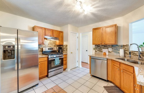 Austell House | Atlanta Area Home w/Yard ~ 2 Mi to Six Flags