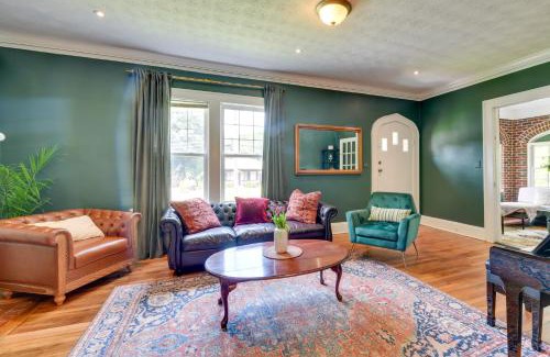 Atlanta House | Atlanta Home with Deck 6 Mi to Downtown!