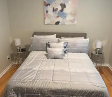 Summerhill House | Atlanta Unit 1 Room 2 - Quiet Private Bedroom Private Bathroom Suite