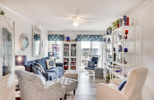Morehead City Apartment | Atlantic Beach Condo with Balcony and Beach Access!