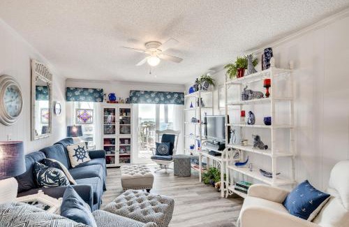 Morehead City Apartment | Atlantic Beach Condo with Balcony and Beach Access!