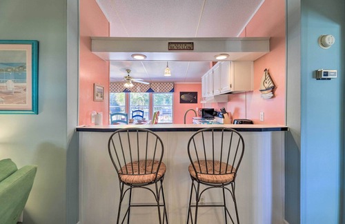 Atlantic Beach Cottage | Atlantic Beach Home w/Decks & Fire Pit