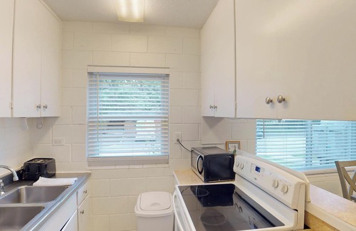 Jekyll Island Apartment | ATLANTIC BREEZE #1 2 bedrooms, 2 bathrooms
