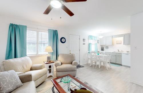 Caine Woods Apartment | Atlantic Mist 103