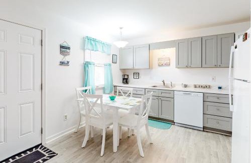 Caine Woods Apartment | Atlantic Mist 103