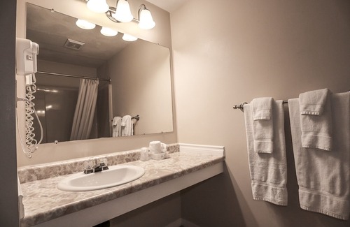 Berry Mills Hotel | Atlantic Motel