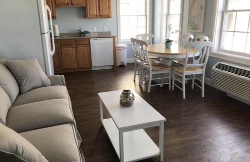 Old Orchard Beach Condo | Atlantic Ocean Suites - Sand Piper Suite 9