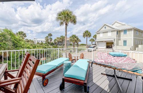 Jacksonville Beach House | Atlantic Shores Getaway steps from Jax Beach Private House Pet Friendly Near to the Mayo Clinic - UNF - TPC Sawgrass - Convention Center - Shopping Malls - Under 3 Hours from DISNEY