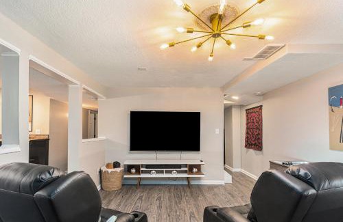 Muskegon House | ATLAS - Whole House - 5BR 2BA - Hot Tub - Game Rooms - Theater - Fenced Backyard