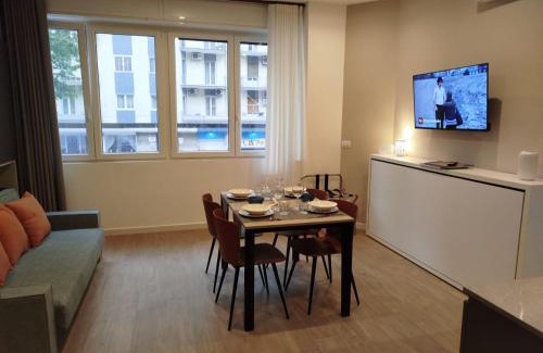 Municipio 2 Apartment | ATMOSFERE SUL VIALE - holiday home in Bari