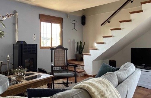 Villanueva de Tapia Bed & Breakfast | Atmospheric spacious Cortijgo/B&B with lovely pool. Easily accessible!