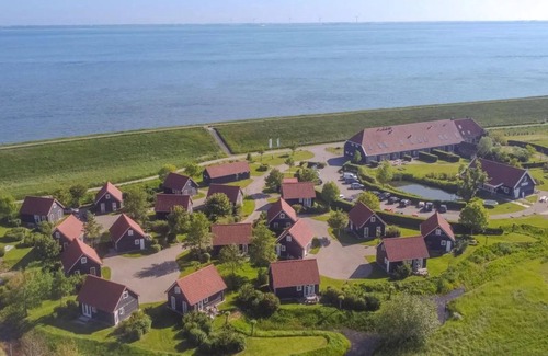 Wemeldinge House | Atmospheric and cozy Zeeland Cottage near the Oosterschelde!