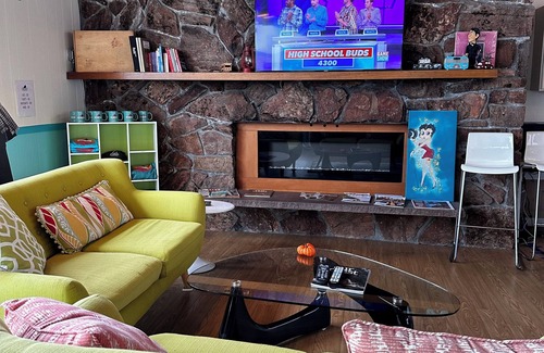 Astoria Hotel | Atomic Motel
