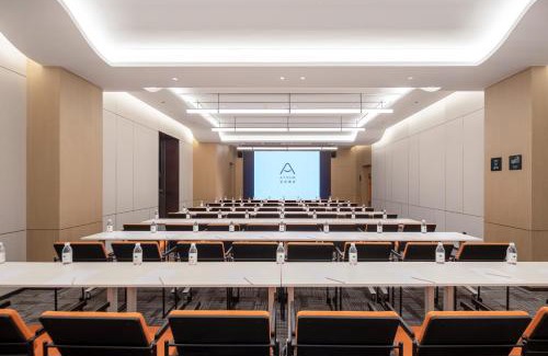 Huishan District Hotel | Atour Hotel Wuxi Huishan High-Speed Railway Station