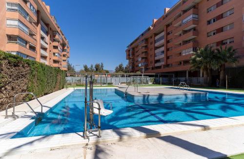 Almeria Apartment | ATP La Goleta a 5 minutos de la Playa, Piscina, Frente a Recinto Ferial y Parking Privado Gratis!