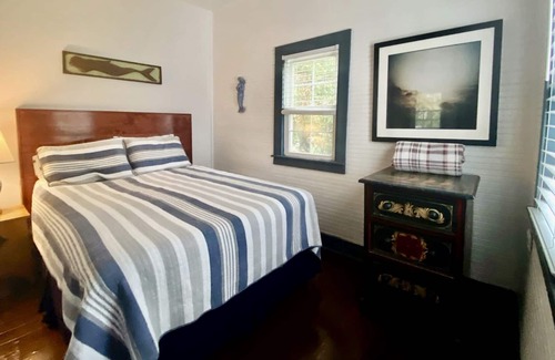 Sullivan's Island Cottage | Attached guest cottage/studio one short block from the beach.