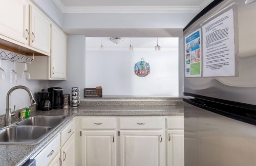 Rolling Mill Hill Condo | Attached Units! Park Free Walk 2 Broadway