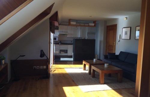 Souto Apartment | Attic loft to wake up by the sea.