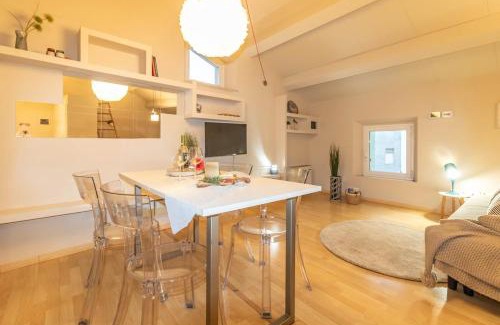 Chiaravalle Apartment | Attico Elegante Centralissimo