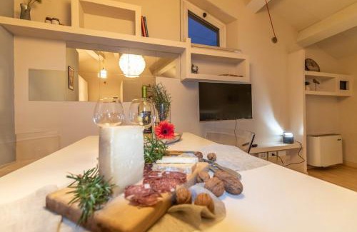 Chiaravalle Apartment | Attico Elegante Centralissimo