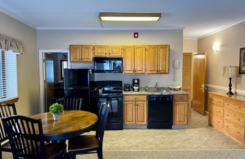 Bartlett Condo | Attitash First Floor Studio With Mountain View