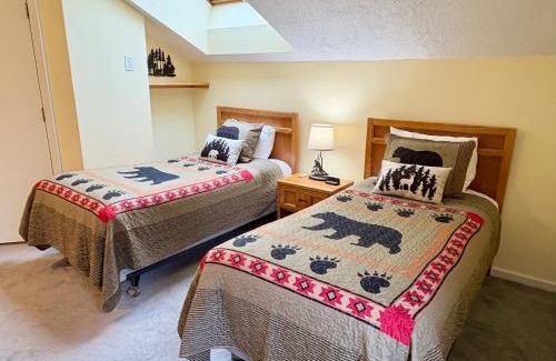 Bartlett House | Attitash Mountain Resort Pool Jacuzzi Storyland NorthConway