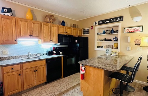Bartlett Apartment | ATTITASH STUDIO🌟MOUNTAIN VIEW🌟STORYLAND🌟 POOLS🌟 NEWLY REMODELED