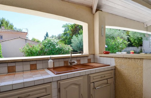 Saint-Saturnin-les-Avignon House | Attractive, air-conditioned vacation home with private swimming pool.