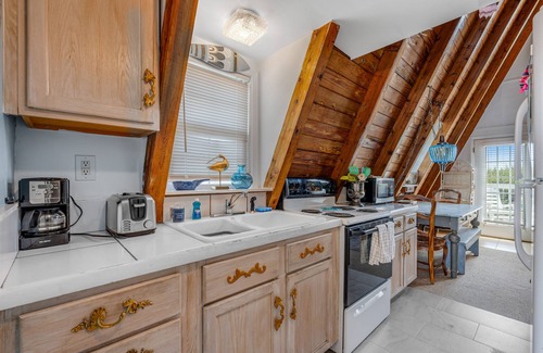 Holden Beach House | Attractive & Dog-Friendly Beachfront House w/Private W/D, AC, Free WiFi, & Patio