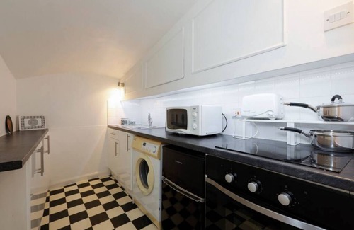 Little Venice Apartment | Attractive flat in Little Venice