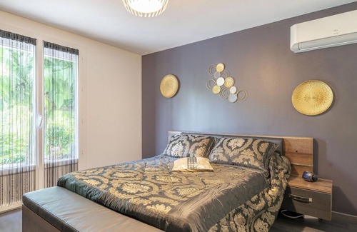 Cessenon-sur-Orb House | Attractive Holiday Home in Cessenon-Sur-Orb with Terrace