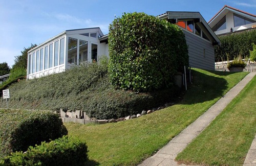Aabenraa House | Attractive holiday home with sea views, winter garden, washing machine and Wi-Fi