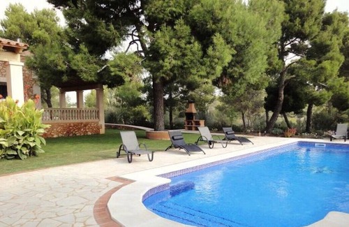 Calas de Mallorca Villa | Attractive, recently built, Mallorcan style property with splendid sea views.
