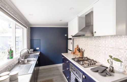 Golden Point Cabin | ‘Attunga’-1 min to Sovereign Hill, CBD, WiFi, bath