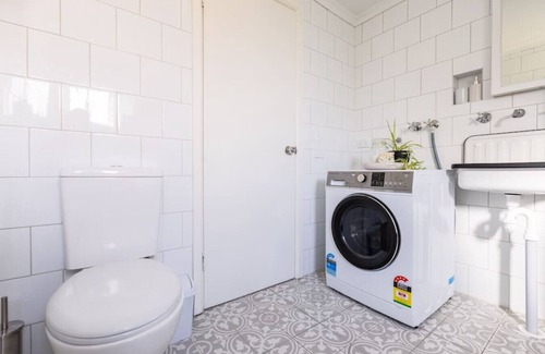 Golden Point Cabin | ‘Attunga’-1 min to Sovereign Hill, CBD, WiFi, bath