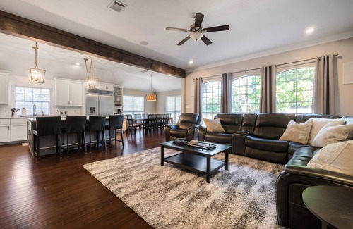 Scofield Farms House | ATX LUXE PLAY GOLF