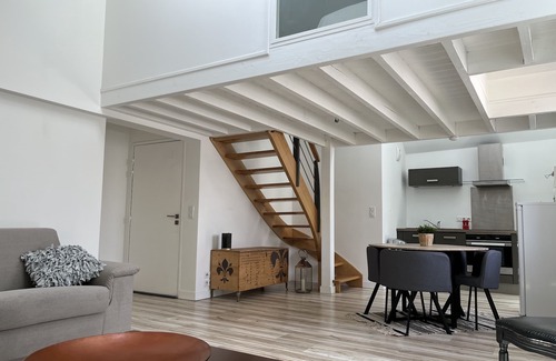 Guerande Apartment | Atypical duplex apartment with all comforts 100 m from the ramparts in a quiet location
