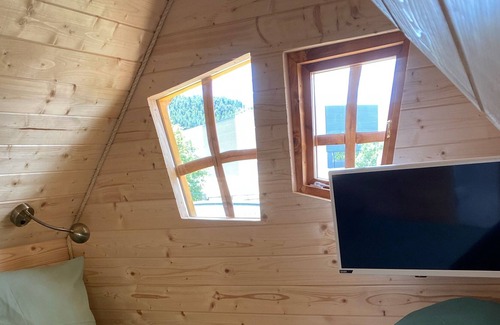 Loray Cabin | Atypical enchanted wooden cabin and heated outdoor pool