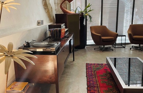 Beziers City Centre Apartment | Atypical loft/Air-conditioned/Hyper center - quiet/Small terrace.