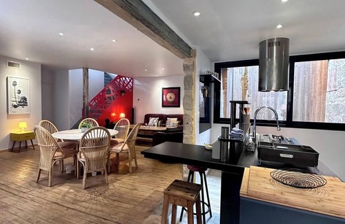 Brive-la-Gaillarde Apartment | Atypique Loft avec Clim et Patio en Hyper Centre
