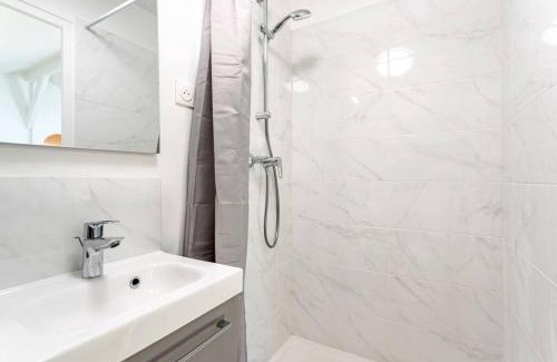 Chelles Apartment | Au bord du canal G *Paris*Disney*Gare*