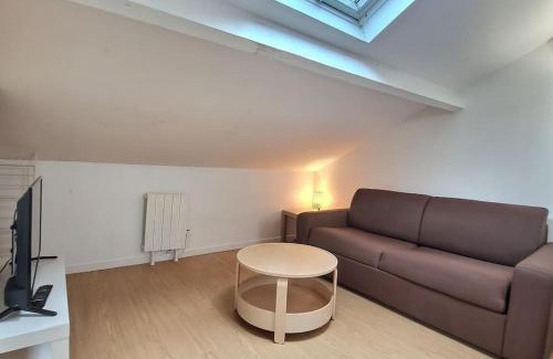 Chelles Apartment | Au bord du canal G *Paris*Disney*Gare*