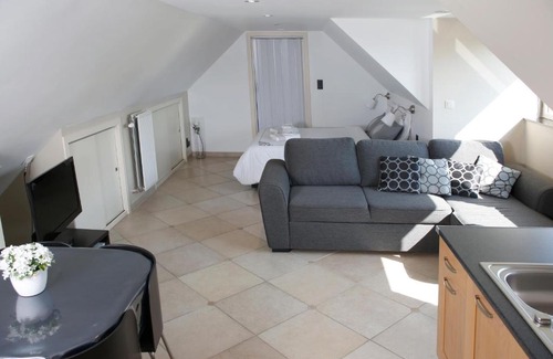 Pecq House | Au Grenier des Coccinelles