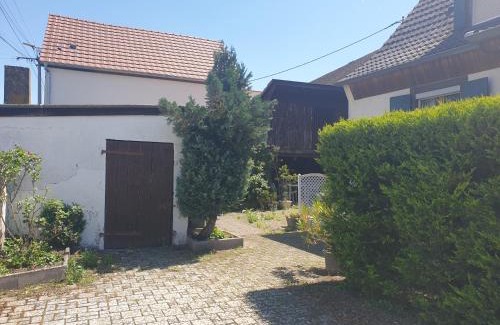 Sainte-Croix-en-Plaine House | Au jardin de Lucie